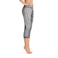 Load image into Gallery viewer, Capri Leggings - Street - Berlin - Black and White