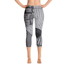 Load image into Gallery viewer, Capri Leggings - Street - Berlin - Black and White