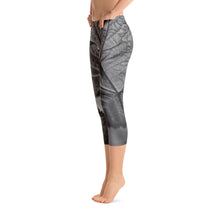 Load image into Gallery viewer, Capri Leggings - Black and White - Abstract